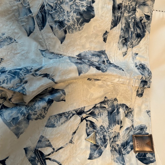 Guess brand jeans/pants - Picture 4 of 4